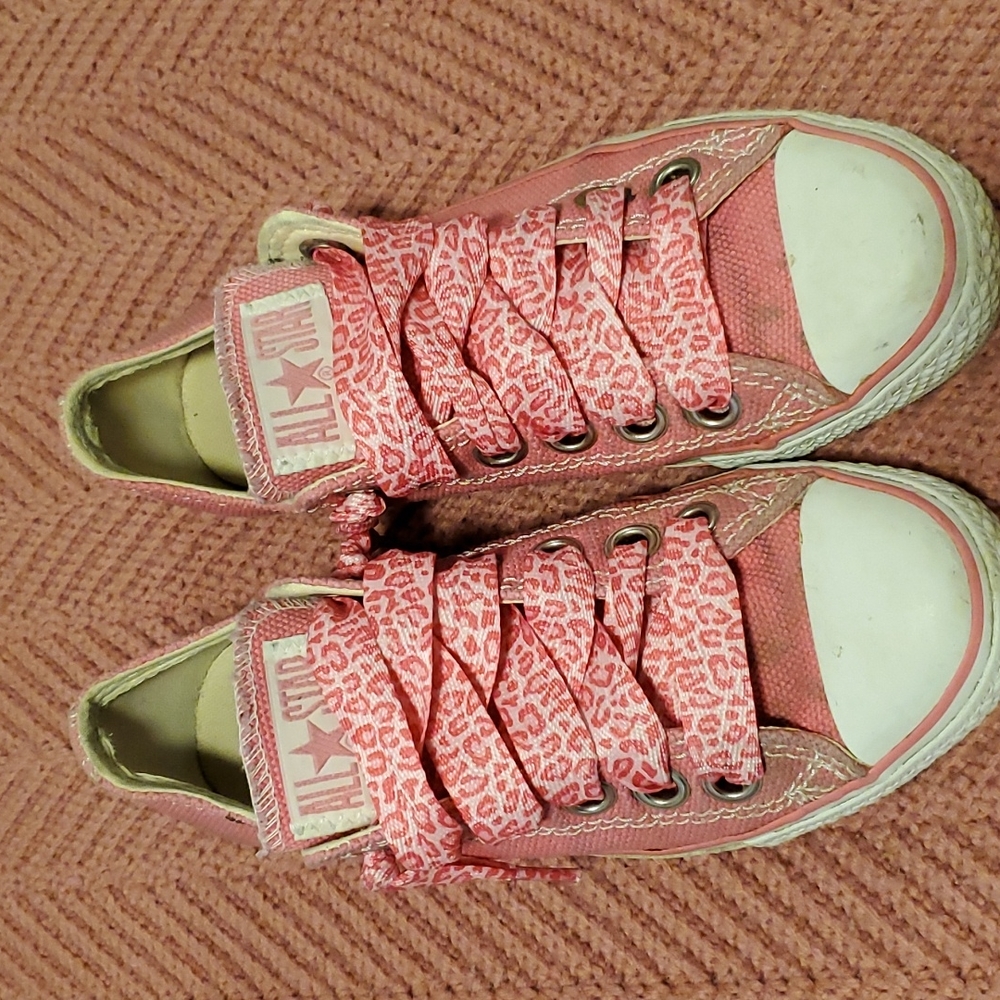 Pink converse